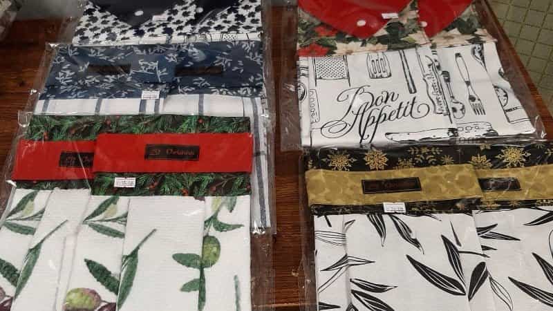 Handmade Hanging Dish Towel Sets - Christina's Fabrics Online Superstore.  Shop now 